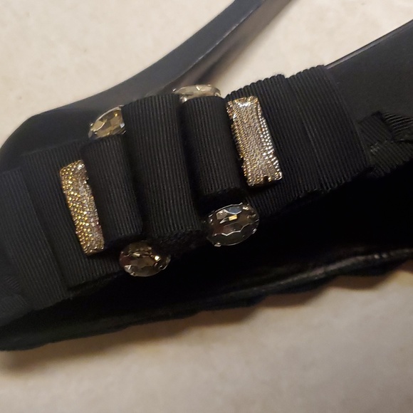 Tory Burch black satin pump with studded embellishments. Size 8 - Picture 5 of 10